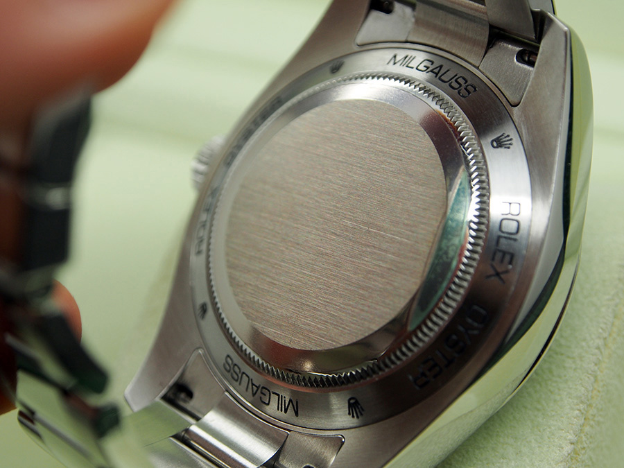 Đồng hồ Rolex Milgauss 116400GV mặt sau