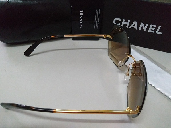 Kính Chanel gọng vàng Chanel CN02